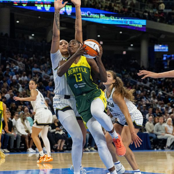 Seattle Storm player attempting to score