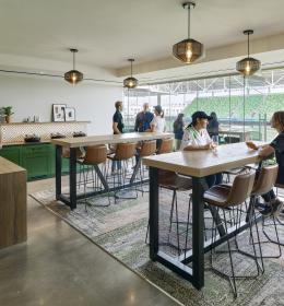 Q2 Stadium Suite