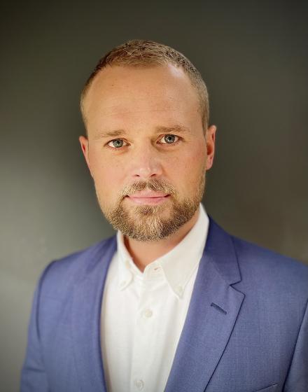 Alex Kirby Headshot